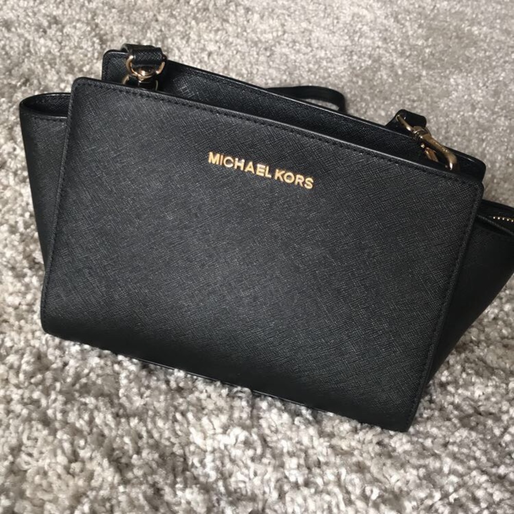 Mk Selma Medium Messenger handbag